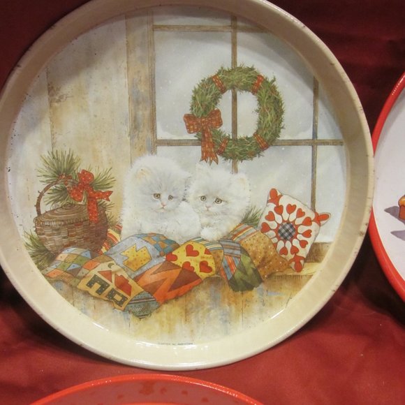 VTG SET OF 6 METAL HOLIDAY TRAYS, VERY FESTIVE & DECORATIVE - Picture 4 of 13